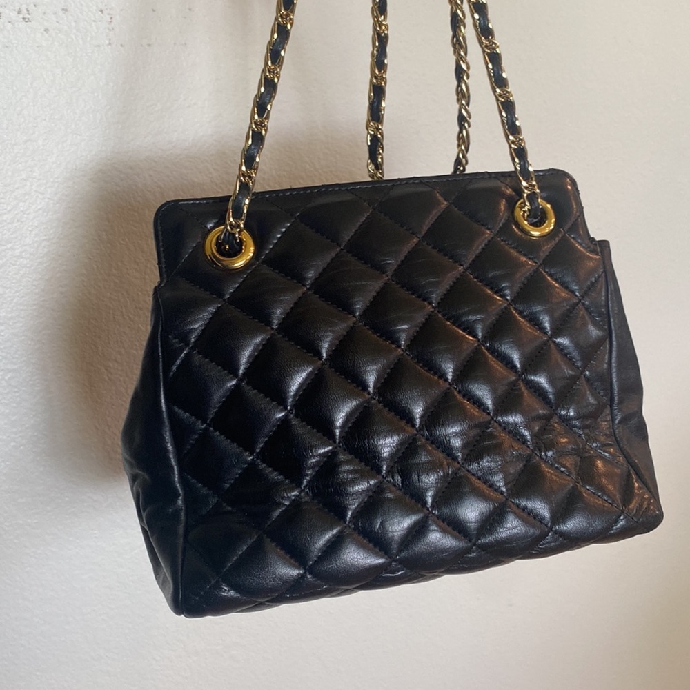 Courtenay Black quilt purse
